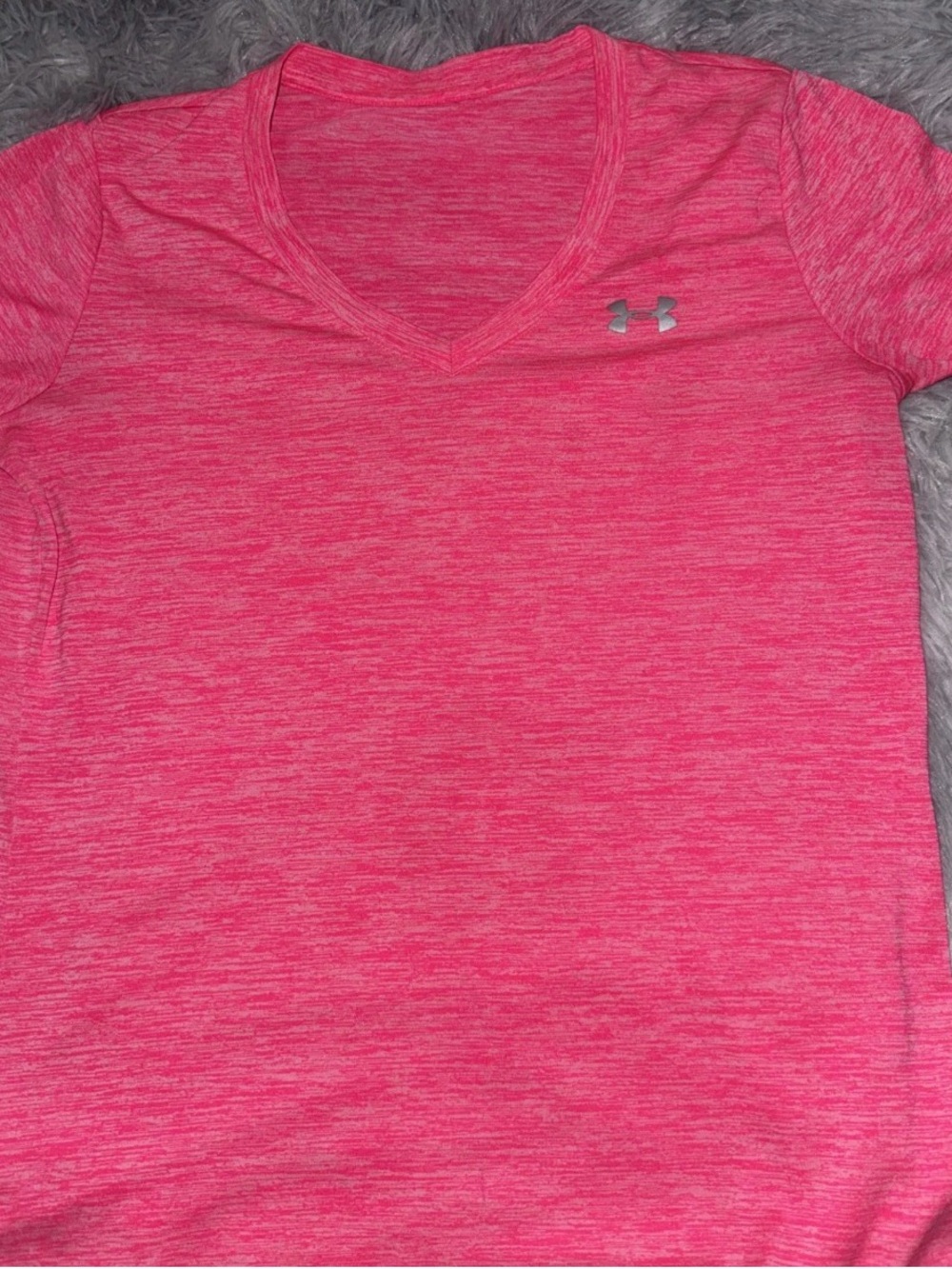 Under Armour Women's Heather Pink V-Neck Workout Tee